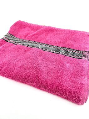 Vintage Stevens Bath Towel Hot Pink with Black Checkered Trim